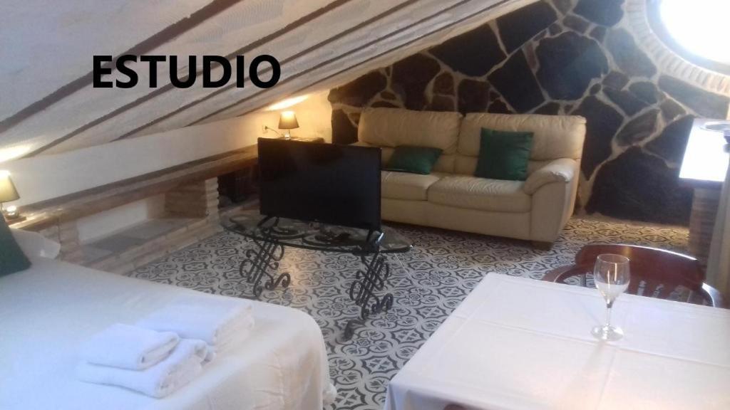 مرسية Alojamientos La Casa De Piedra المظهر الخارجي الصورة