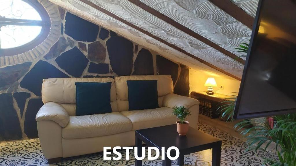 مرسية Alojamientos La Casa De Piedra المظهر الخارجي الصورة
